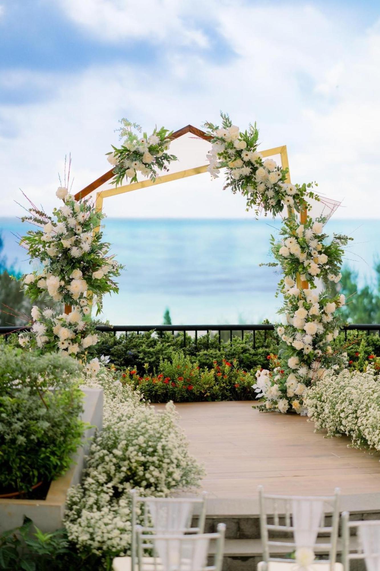 Vias Hotel Vũng Tàu Exterior foto A wedding arch
